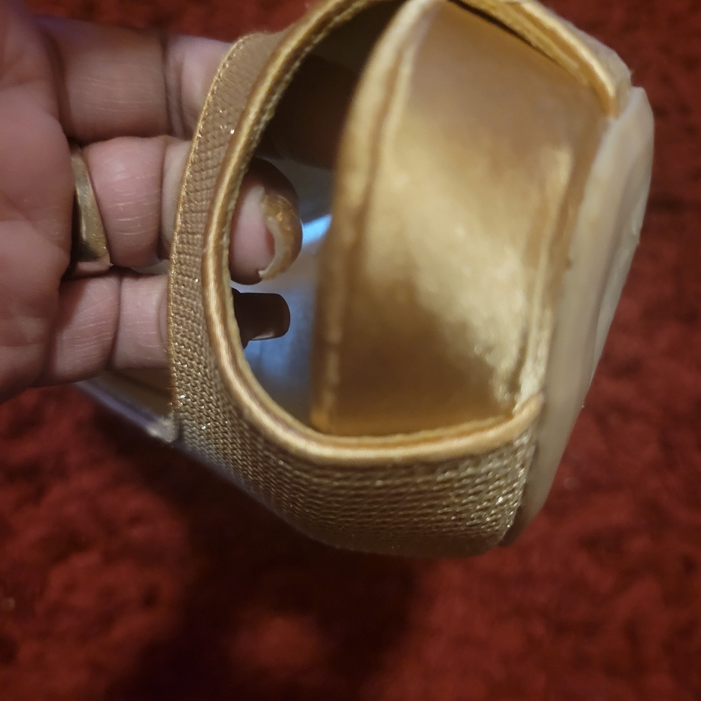 Shoes - Picture 4 of 9